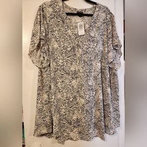 NWT Torrid Tiger Blouse Size 4 (26)